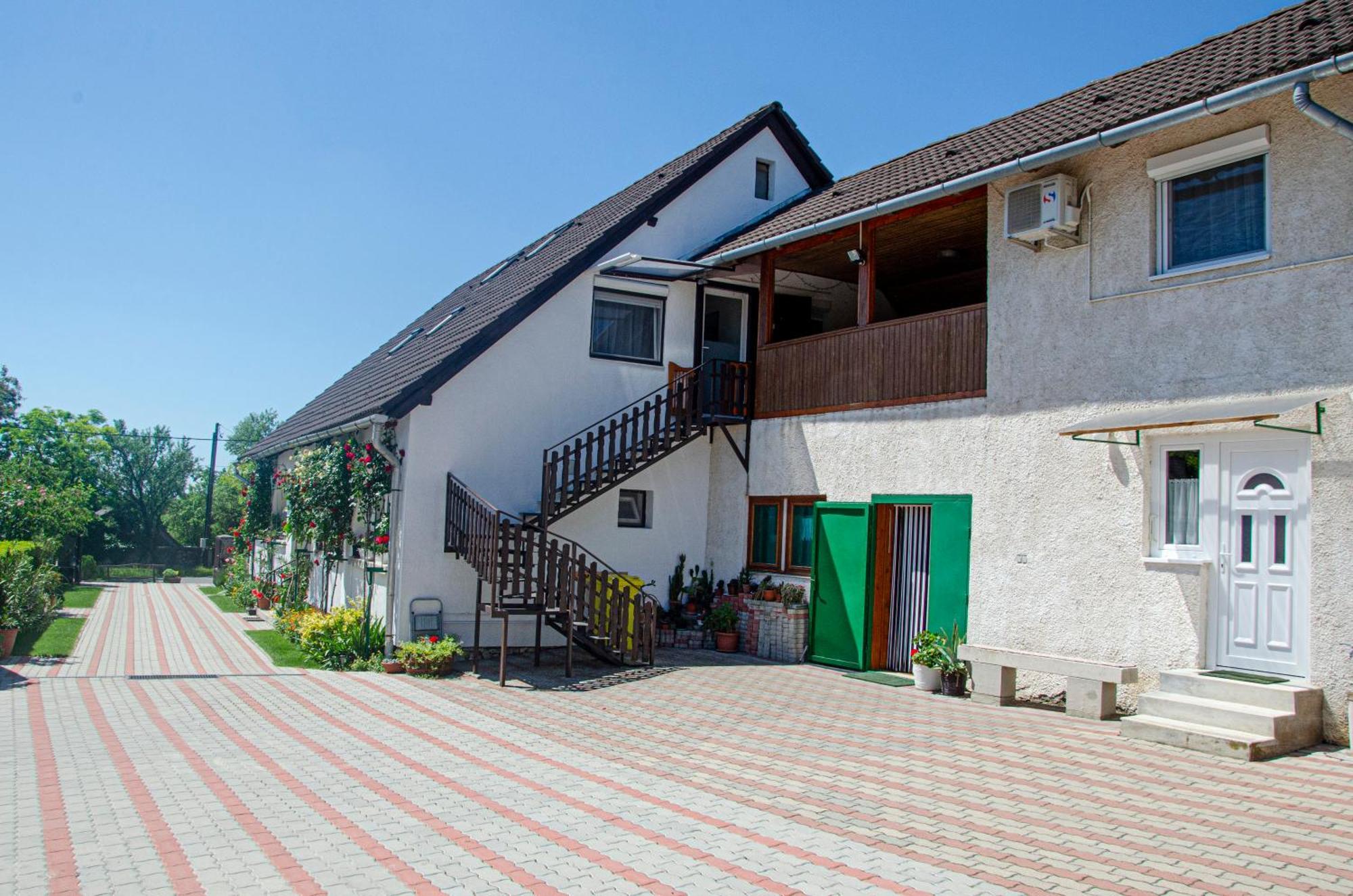 Hotel Banoporta Köveskál Zewnętrze zdjęcie